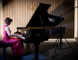 Blandine Waldmann chez Pianos HANLET - Seine Musicale 
